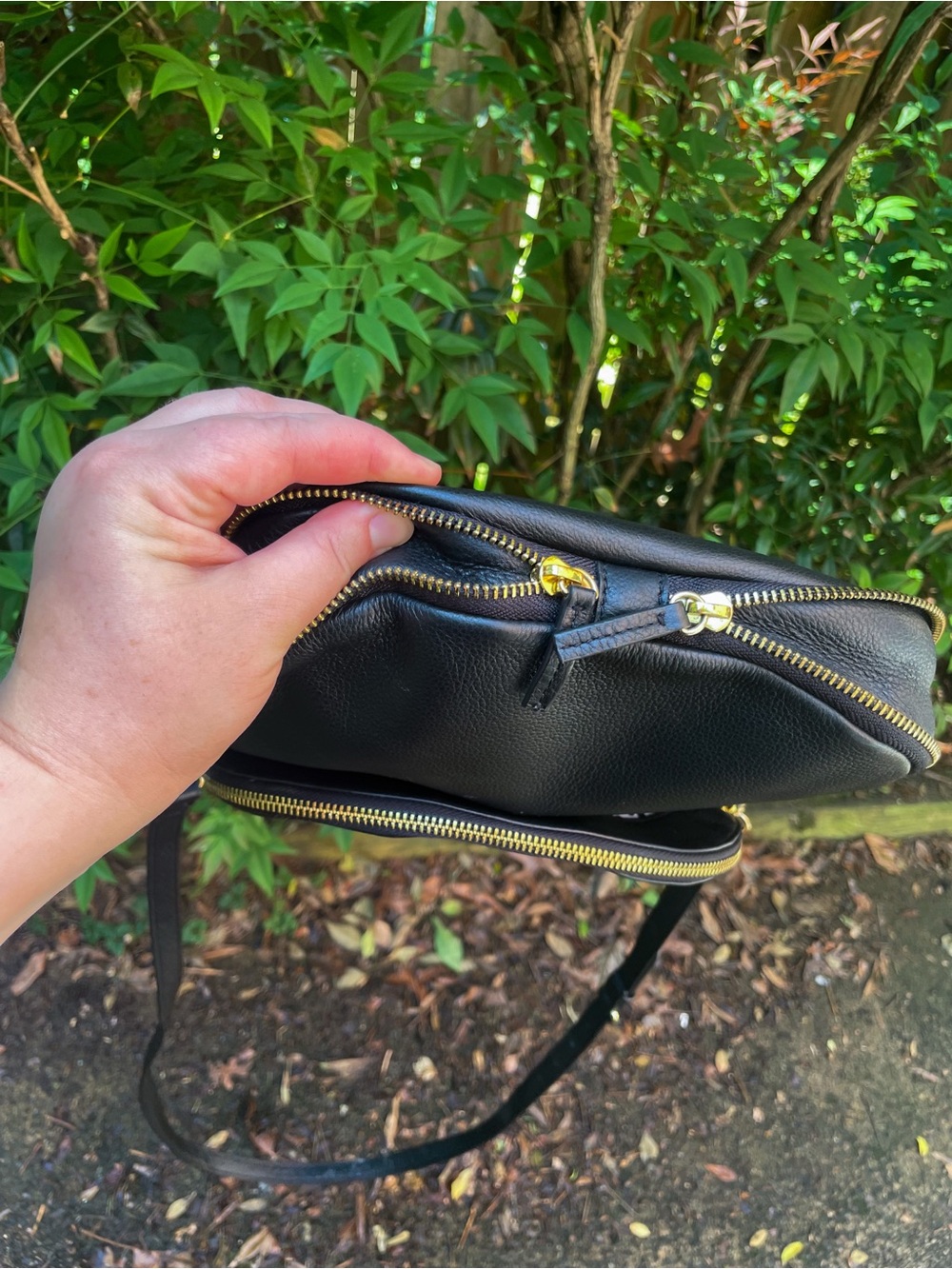 Vince Camuto Saddle Crossbody Black Leather Bag w/ Polka Dot Fabric Lining - Picture 8 of 15